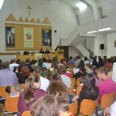 27 august: Simpozionul Familia la şcoala credinţei - Deschiderea