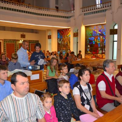 28 august: Iaşi: Simpozionul "Familia la şcoala credinţei" - Ziua I