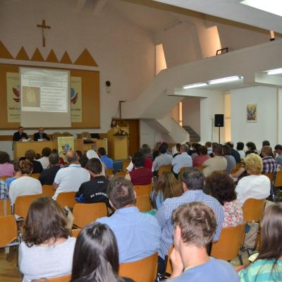 28 august: Iaşi: Simpozionul "Familia la şcoala credinţei" - Ziua I