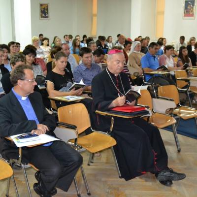 28 august: Iaşi: Simpozionul "Familia la şcoala credinţei" - Ziua I