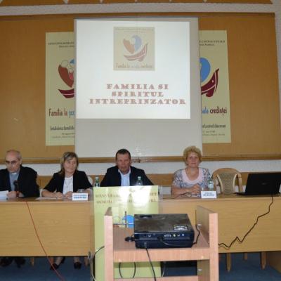 28 august: Iaşi: Simpozionul "Familia la şcoala credinţei" - Ziua I