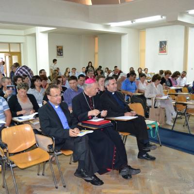28 august: Iaşi: Simpozionul "Familia la şcoala credinţei" - Ziua I