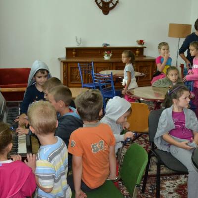 28 august: Iaşi: Simpozionul "Familia la şcoala credinţei" - Ziua I