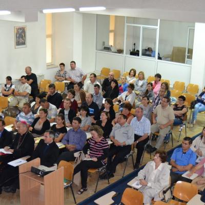 28 august: Iaşi: Simpozionul "Familia la şcoala credinţei" - Ziua I