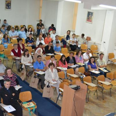 28 august: Iaşi: Simpozionul "Familia la şcoala credinţei" - Ziua I