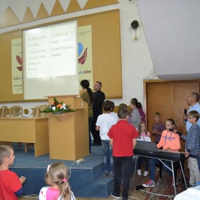 28 august: Iaşi: Simpozionul "Familia la şcoala credinţei" - Ziua I