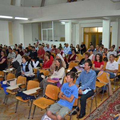 28 august: Iaşi: Simpozionul "Familia la şcoala credinţei" - Ziua I