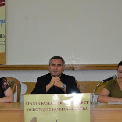 28 august: Iaşi: Simpozionul "Familia la şcoala credinţei" - Ziua I