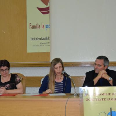 28 august: Iaşi: Simpozionul "Familia la şcoala credinţei" - Ziua I