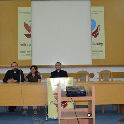 28 august: Iaşi: Simpozionul "Familia la şcoala credinţei" - Ziua I