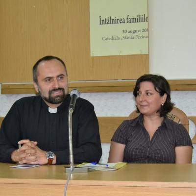 28 august: Iaşi: Simpozionul "Familia la şcoala credinţei" - Ziua I