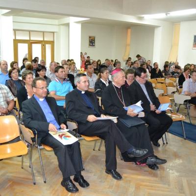 29 august: Iaşi: Simpozionul "Familia la şcoala credinţei" - ziua a II-a