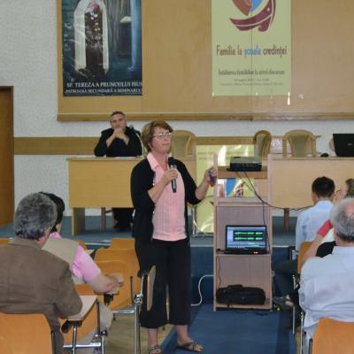 29 august: Iaşi: Simpozionul "Familia la şcoala credinţei" - ziua a II-a