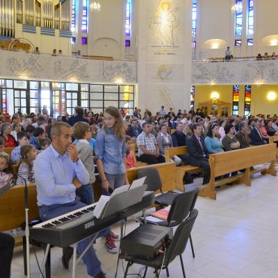 30 august: Iaşi: Liturghia de încheiere a Primei Întâlniri Diecezane a Familiilor
