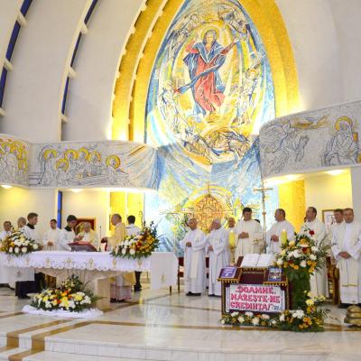 30 august: Iaşi: Liturghia de încheiere a Primei Întâlniri Diecezane a Familiilor