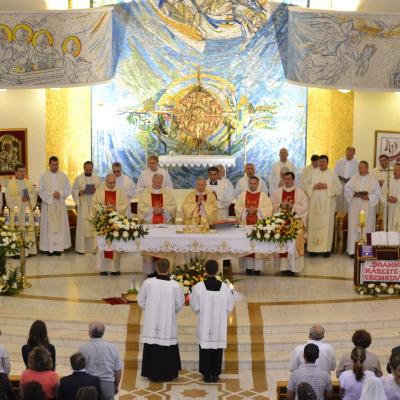 30 august: Iaşi: Liturghia de încheiere a Primei Întâlniri Diecezane a Familiilor