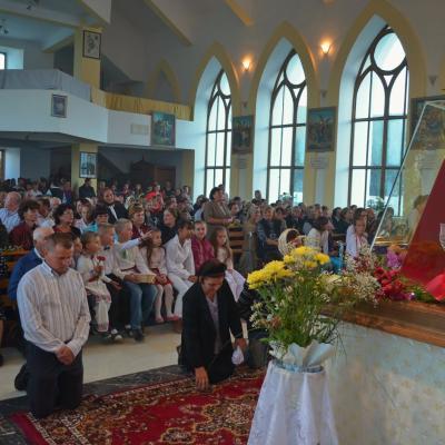 5 septembrie: Răcăciuni: Zile de sărbătoare în prezenţa Maicii Domnului