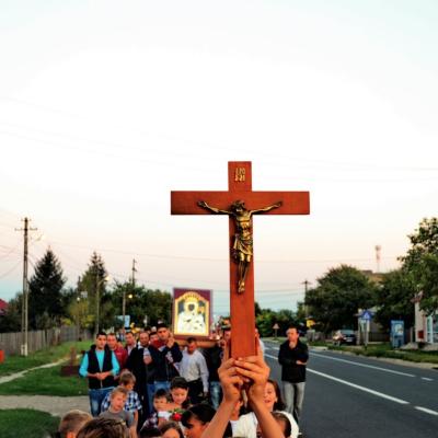 5 septembrie: Răcăciuni: Zile de sărbătoare în prezenţa Maicii Domnului