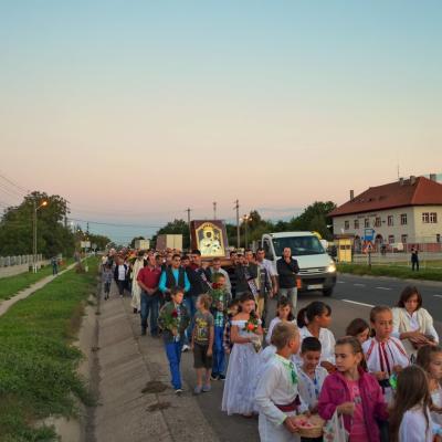 5 septembrie: Răcăciuni: Zile de sărbătoare în prezenţa Maicii Domnului