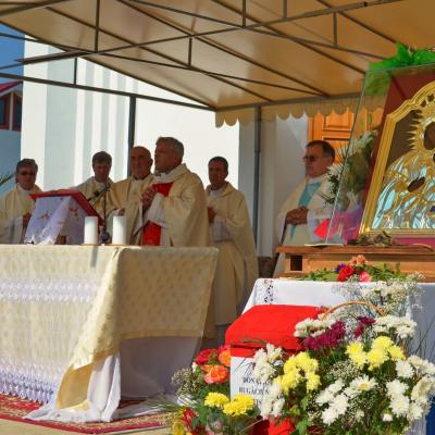 5 septembrie: Răcăciuni: Zile de sărbătoare în prezenţa Maicii Domnului