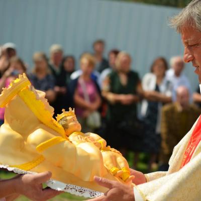 5 septembrie: Răcăciuni: Zile de sărbătoare în prezenţa Maicii Domnului