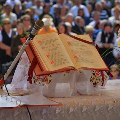 5 septembrie: Răcăciuni: Zile de sărbătoare în prezenţa Maicii Domnului