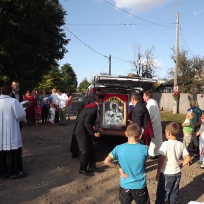 8-11 septembrie: Săveni: "Peregrinatio Mariae"