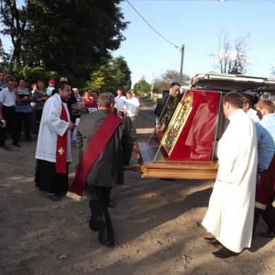 8-11 septembrie: Săveni: "Peregrinatio Mariae"