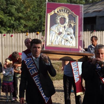 8-11 septembrie: Săveni: "Peregrinatio Mariae"