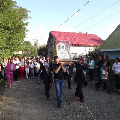 8-11 septembrie: Săveni: "Peregrinatio Mariae"