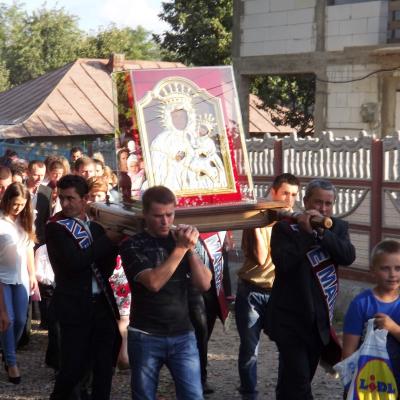 8-11 septembrie: Săveni: "Peregrinatio Mariae"