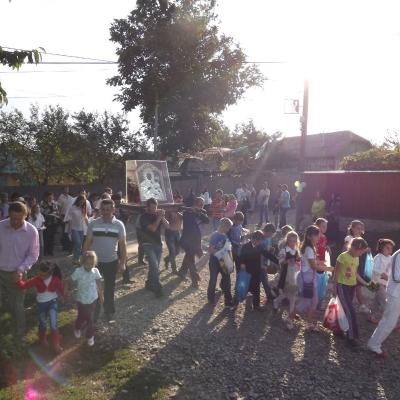 8-11 septembrie: Săveni: "Peregrinatio Mariae"