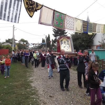 8-11 septembrie: Săveni: "Peregrinatio Mariae"