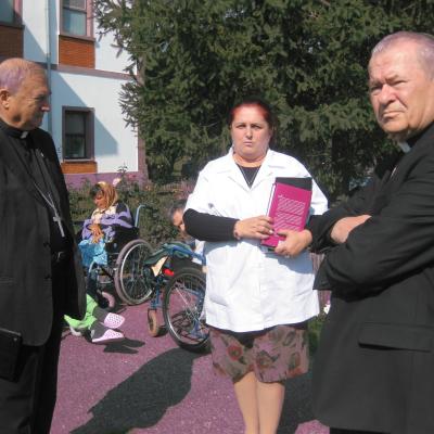12 septembrie: Episcopi în vizită la Bozieni