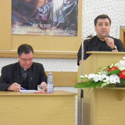 16-19 septembrie: Iaşi: A treia sesiune a cursurilor de formare permanentă pentru cler - ediţia 2013