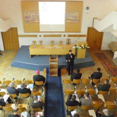 16-19 septembrie: Iaşi: A treia sesiune a cursurilor de formare permanentă pentru cler - ediţia 2013