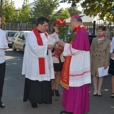 28 septembrie: Vaslui: Administrarea Mirului de către PS Petru Gherghel