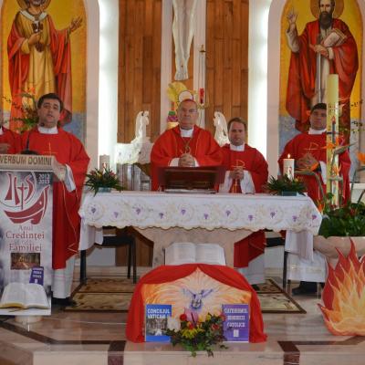 28 septembrie: Vaslui: Administrarea Mirului de către PS Petru Gherghel