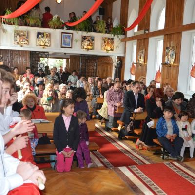 28 septembrie: Vaslui: Administrarea Mirului de către PS Petru Gherghel