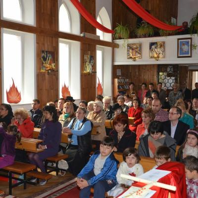 28 septembrie: Vaslui: Administrarea Mirului de către PS Petru Gherghel