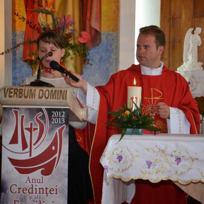 28 septembrie: Vaslui: Administrarea Mirului de către PS Petru Gherghel