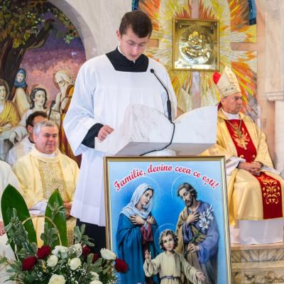 29 septembrie: Iaşi "Sfânta Tereza" - sărbătoarea hramului comunităţii