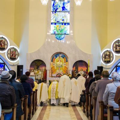 30 septembrie: Iaşi "Sfânta Tereza" - un an de la consacrarea altarului şi sfinţirea bisericii
