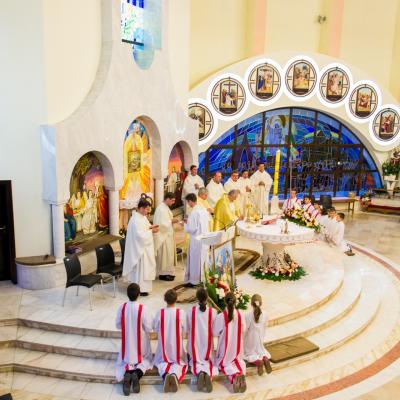 30 septembrie: Iaşi "Sfânta Tereza" - un an de la consacrarea altarului şi sfinţirea bisericii