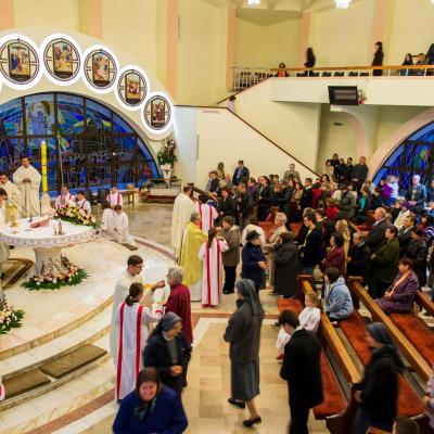 30 septembrie: Iaşi "Sfânta Tereza" - un an de la consacrarea altarului şi sfinţirea bisericii