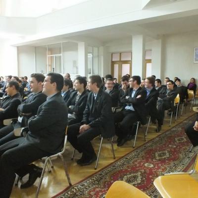 17 octombrie: Iaşi: Vestitori curajoşi pe străzile lumii... în Coasta de Fildeş