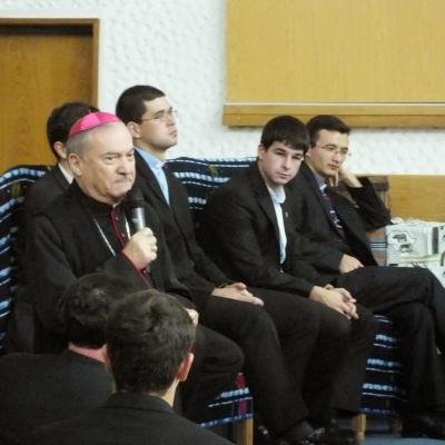 17 octombrie: Iaşi: Vestitori curajoşi pe străzile lumii... în Coasta de Fildeş