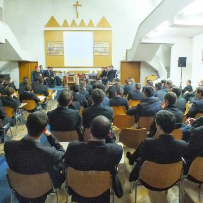 17 octombrie: Iaşi: Vestitori curajoşi pe străzile lumii... în Coasta de Fildeş