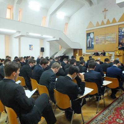 25 octombrie: Iaşi: Simpozion internaţional despre credinţă
