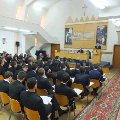 25 octombrie: Iaşi: Simpozion internaţional despre credinţă
